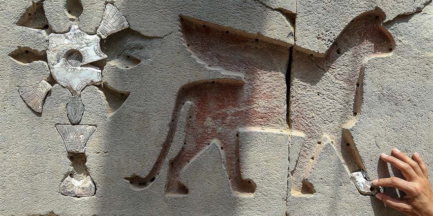 2 bin 700 yıllık tapınağın taşları yerleştiriliyor