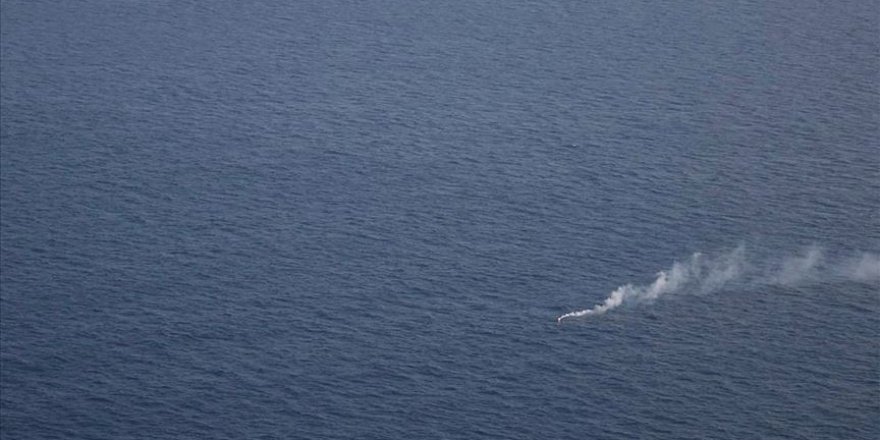 İtalya açıklarında sığınmacıları taşıyan bot alev aldı