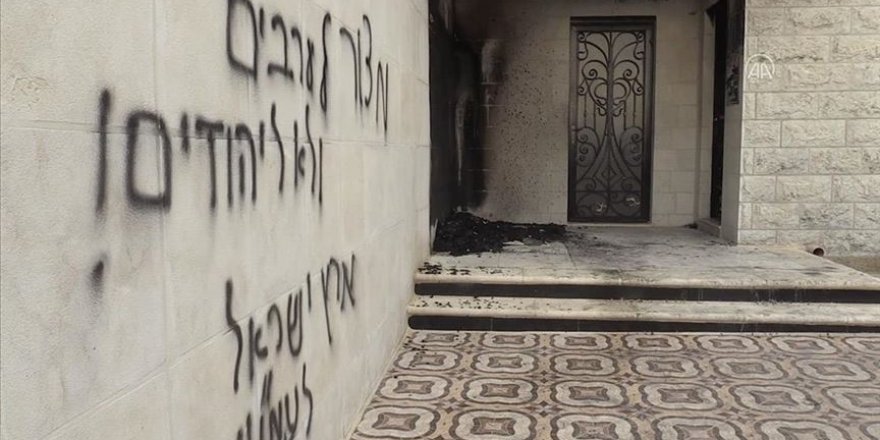 Batı Şeria’da bir camiye Yahudi yerleşimcilerden ırkçı saldırı