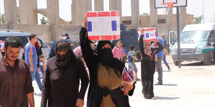 Tel Abyad'da ihtiyaç sahiplerine gıda kolisi yardımı yapıldı
