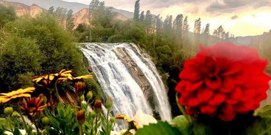 Tortum Şelalesi Kurban Bayramı'nda doğal güzellikleriyle misafirlerini ağırlayacak