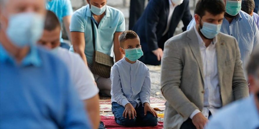 Müslümanlar Kovid-19 gölgesinde Kurban Bayramı'na girdi