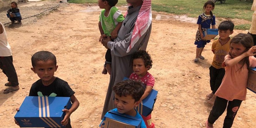 Suriyeli çocuklara Mehmetçikten bayram hediyesi
