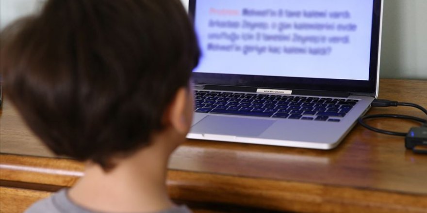 'Koronavirüs stresi ders başarısını etkiliyor'