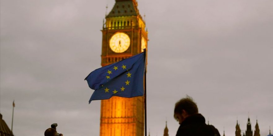 İngiliz hükümeti maaş ödemelerindeki desteğini azaltıyor