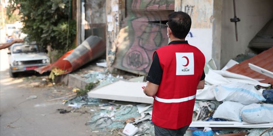 Türk Kızılay Lübnanlıların gönüllerini yardımlarıyla fethetmeye devam ediyor