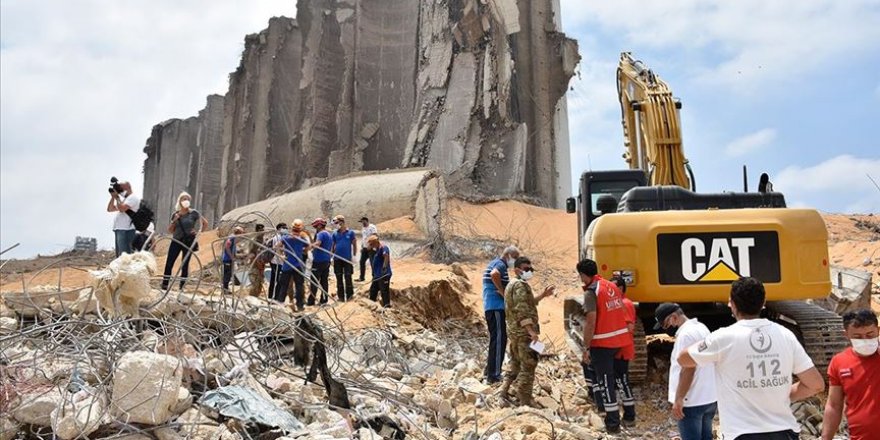 Beyrut Limanı'nına giden Türk kurtarma ekibi faaliyetlerini sürdürüyor