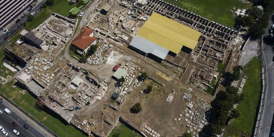 İzmir'de "gymnasium" buluntuları gün yüzüne çıkarıldı