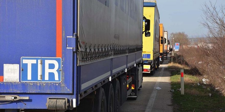 Birleşmiş Milletlerden İdlib'e 86 tır insani yardım