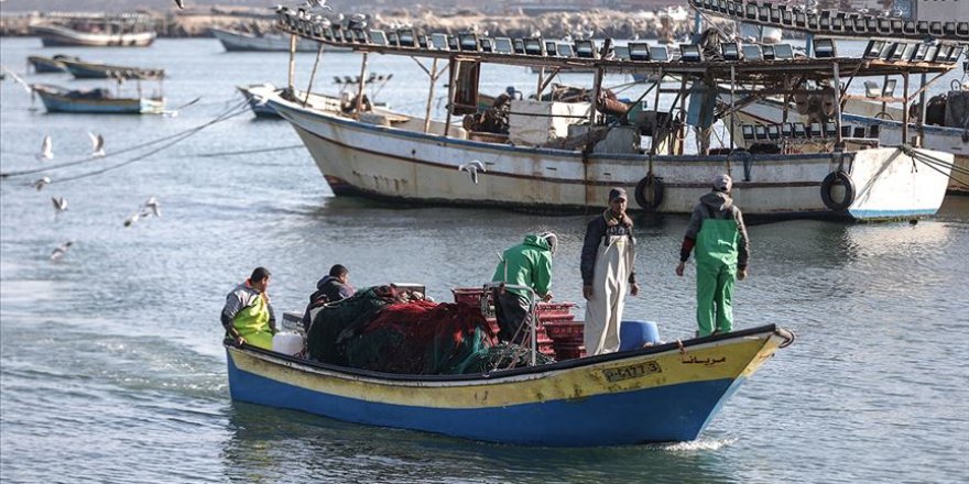 Gazzeli balıkçıların avlanma mesafesi İsrail tarafından düşürüldü