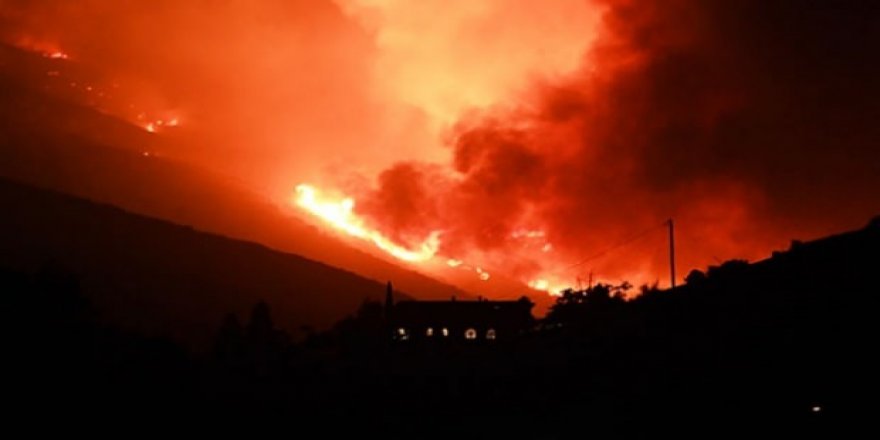 Los Angeles yakınlarında çıkan orman yangını yayılmayı sürdürüyor