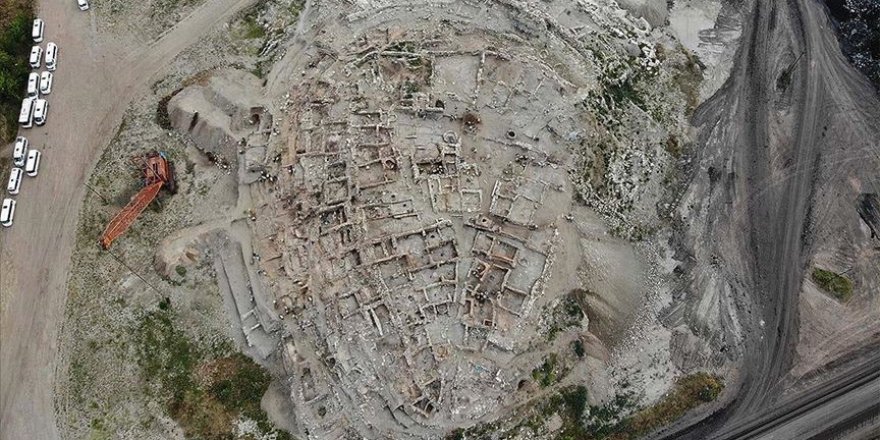 Yapılan kazılar Seyitömer Höyüğü'nün tarihine ışık tutuyor