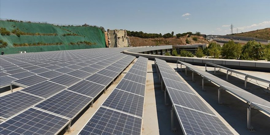 İstanbul'a en büyük kamu alanındaki güneş enerji santrali kuruldu