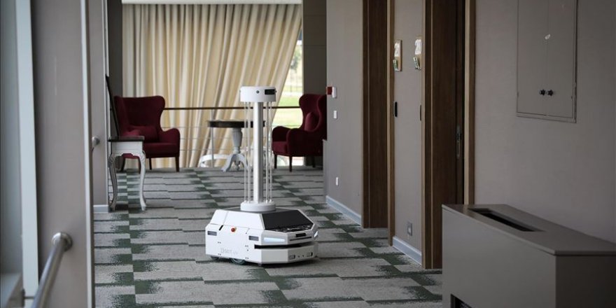 Yerli dezenfeksiyon robotu Kovid-19 ile mücadelede iş başında