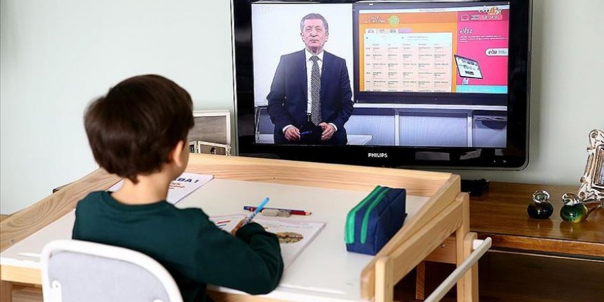 Kronik hastalığı olan çocukların eğitimleri, mobil eğitim sistemine dönüşmeli.