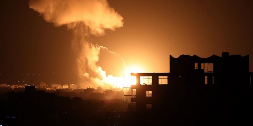 İsrail ordusu Gazze Şeridi'ni vurdu