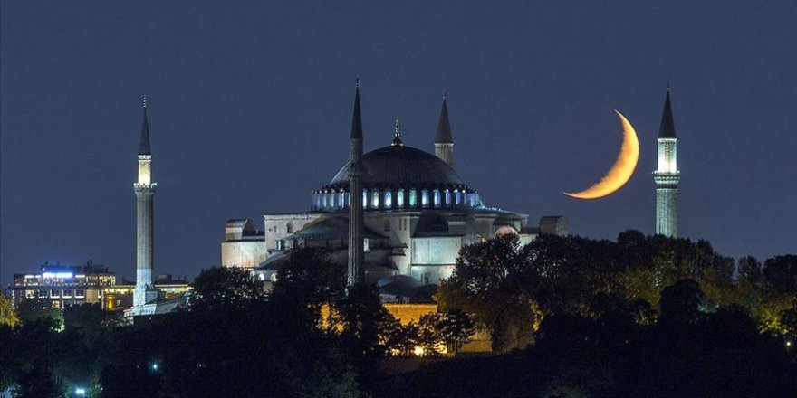 Rahmet ve bereket gecesi Regaip Kandili yarın idrak edilecek