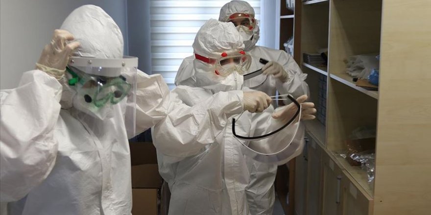 Sağlık personelinin Kovid-19 ile mücadelesi hız kesmeden sürüyor