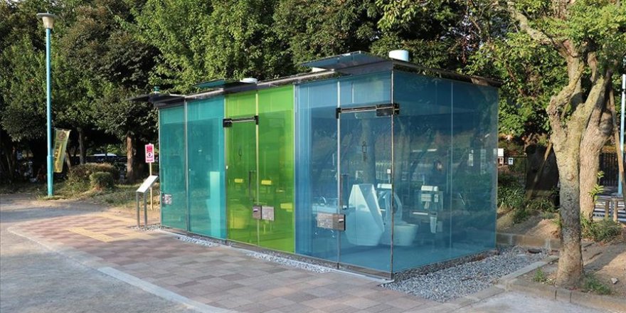 Tokyo'da Saydam kabinli halka açık tuvaletler!