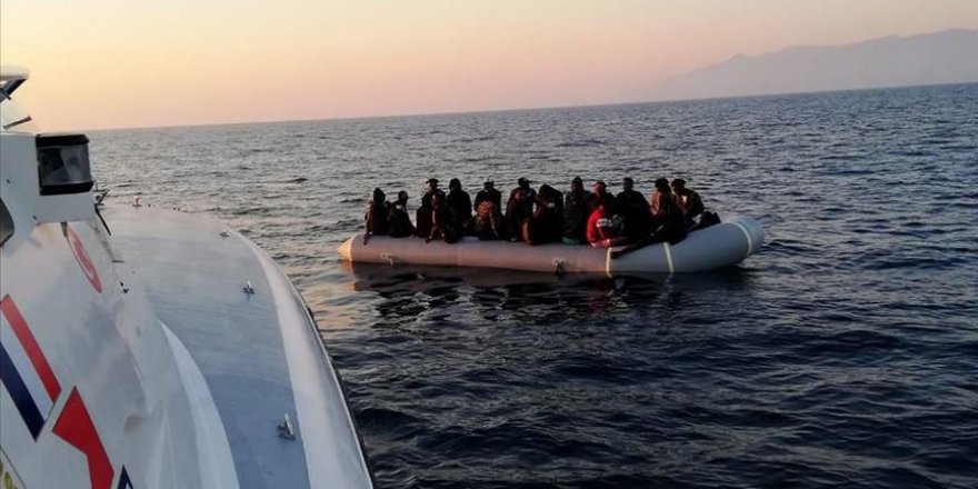 İzmir'de Türk karasularına itilen sığınmacılar kurtarıldı