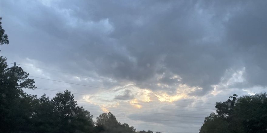 ABD'nin güneyinde etkili olan Laura kasırgasının Texas ile Louisiana'yı vurması bekleniyor