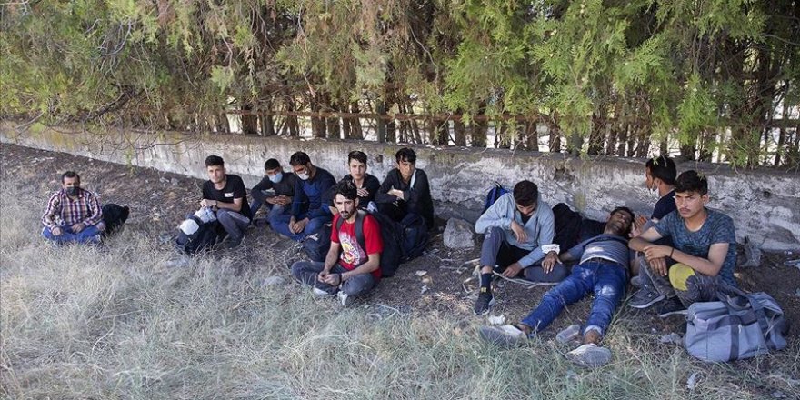Edirne'de sınırda 11 sığınmacı yakalandı