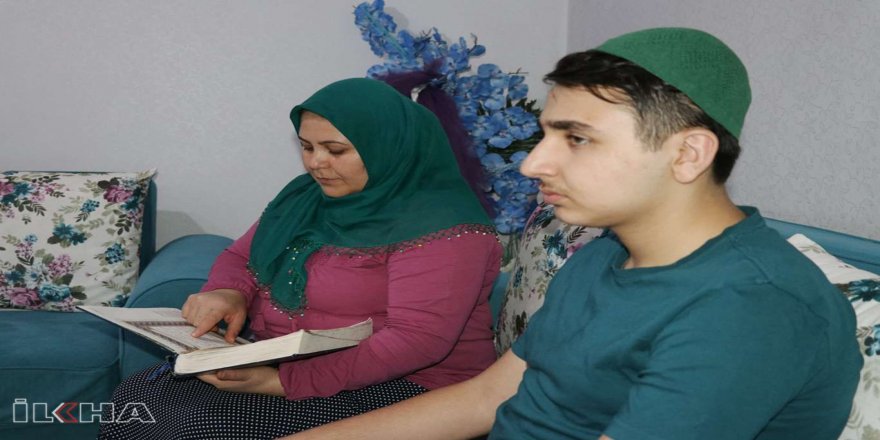 Görme engelli genç 10 ayda Kur’an-ı Kerim’i ezberleyerek hafız oldu