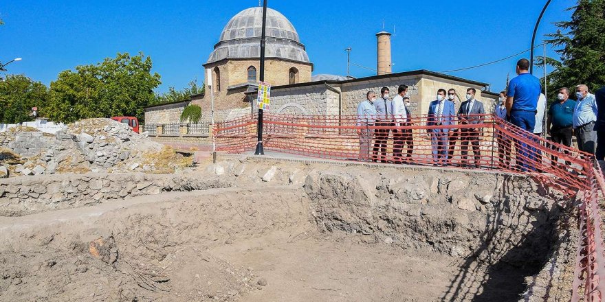 Şahabiyye-i Kübra Medresesinde restorasyon öncesi kazı çalışmalarına başlandı