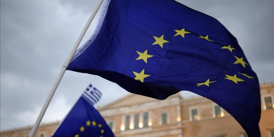 AB, Yunanistan'ın göçmenler konusunda hukuka uymasını bekliyor
