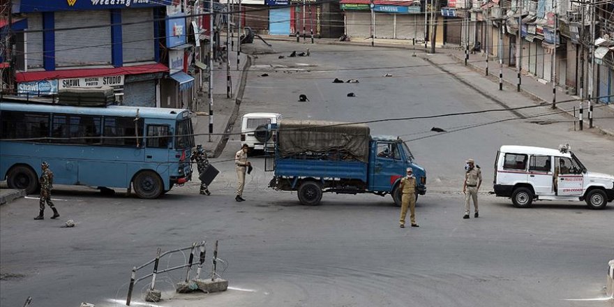 Keşmir'de Hint askerlerinin açtığı ateş sonucu bir kız çocuğu öldü