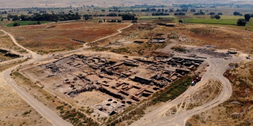 4 bin 300 yıl önceki inanışları yansıtan eserler gün yüzüne çıkıyor