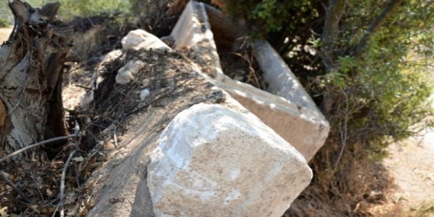 Kütahya'da bulunan lahit Aizanoi Antik Kenti'ne götürüldü