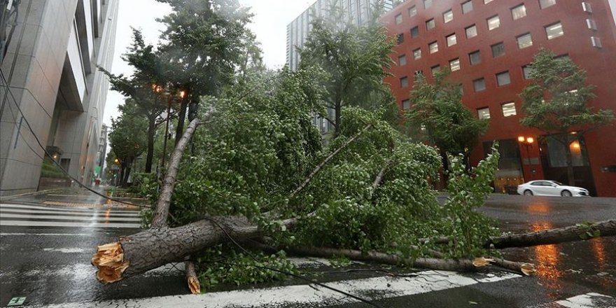 Japonya'da Haişen tayfunu nedeniyle 8 milyon kişinin tahliyesi istendi