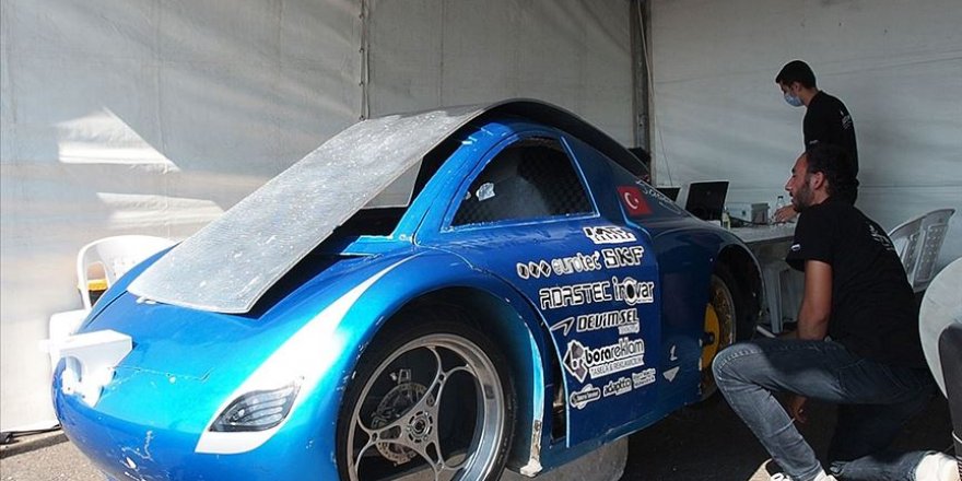 Bakan Varank'tan 'Robotaksi Binek Otonom Araç Yarışması' paylaşımı