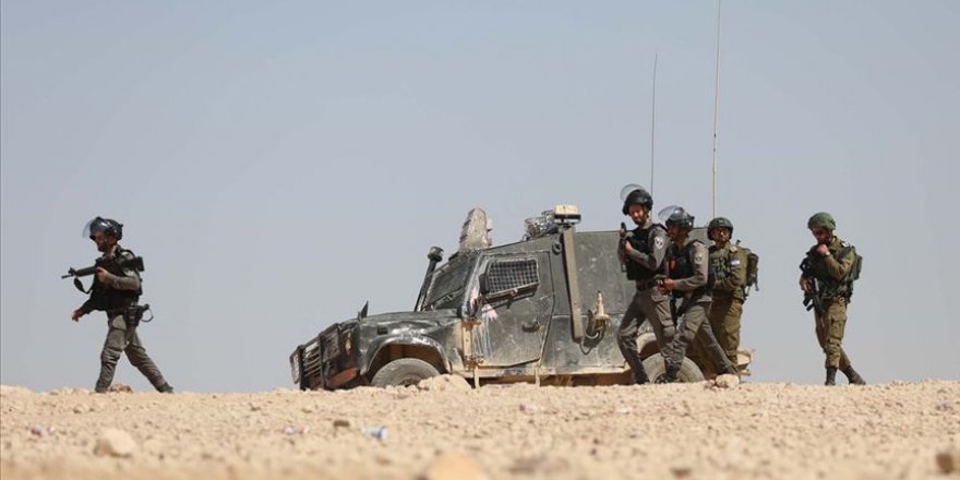 İsrail güçleri Batı Şeria'da ikisi kadın 46 Filistinliyi gözaltına aldı