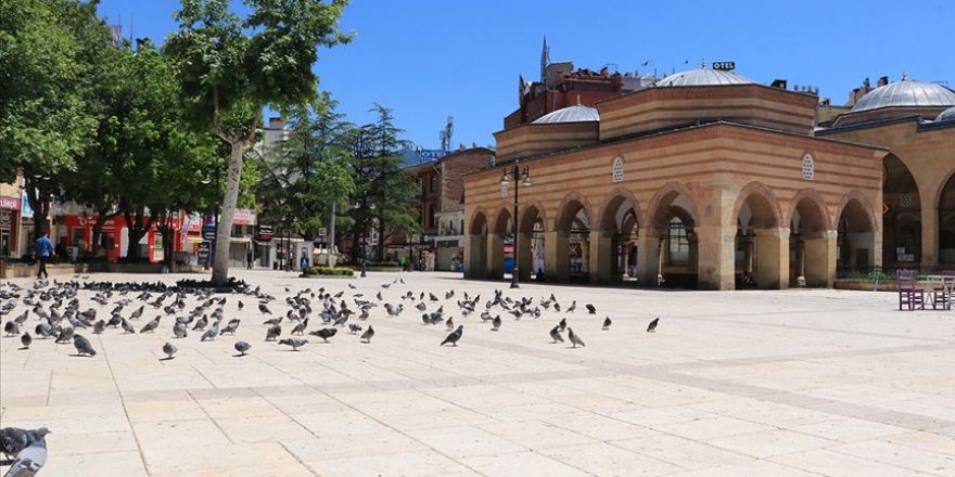 Kastamonu'da halkın yoğun olarak bulunduğu yerlerde sigara içmek yasaklandı