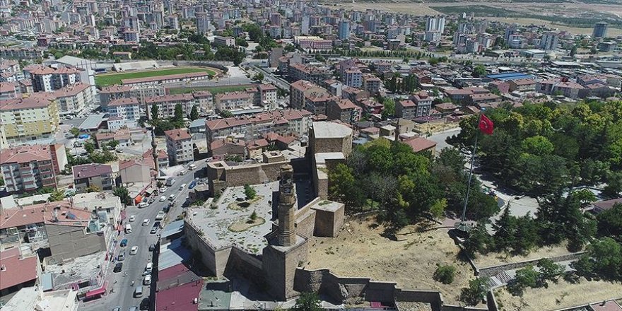 Niğde'de kamu kurum ve kuruluşlarında mesai düzenlemesine gidildi