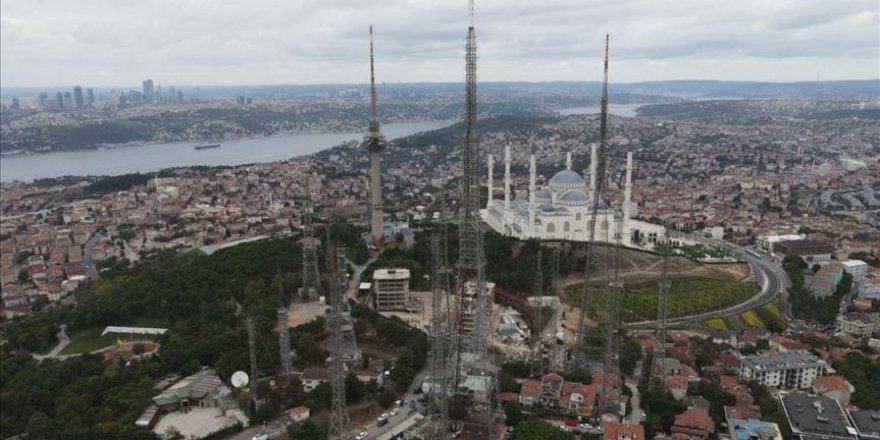Çamlıca Tepesi'ndeki eski antenler kaldırılıyor