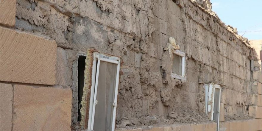 Niğde'deki depremde 17'si ağır, 126'sı hafif 143 ev hasar gördü