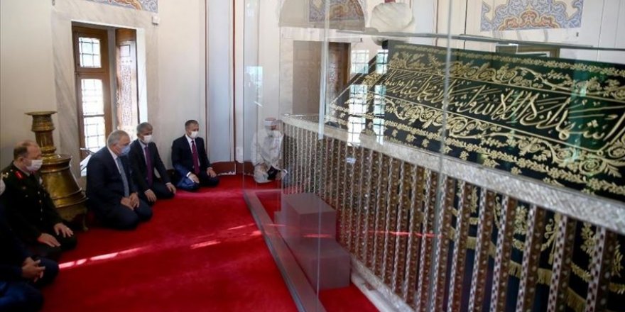 Yavuz Sultan Selim vefatının 500. yılında kabri başında anıldı