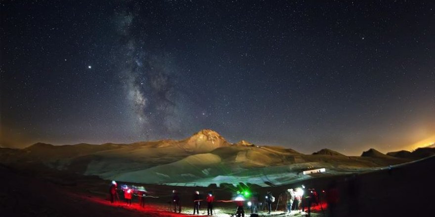 Gökyüzü meraklıları yıldızları fotoğraflamak için Erciyes'te buluşuyor