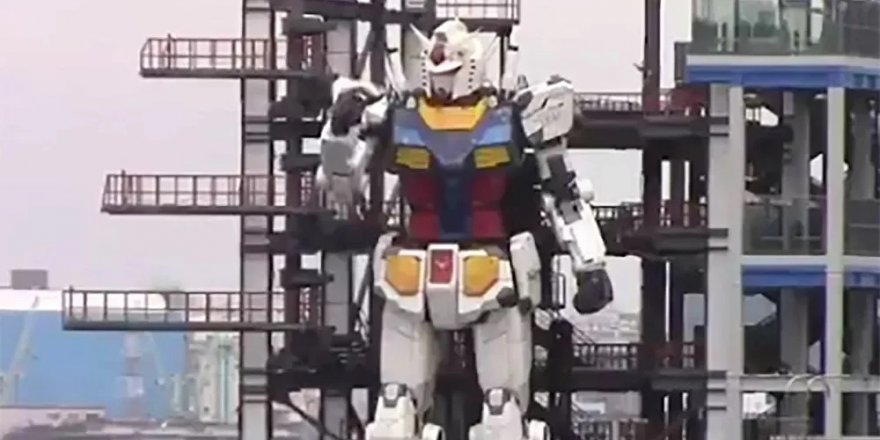 18 metrelik dev robot hareket etti