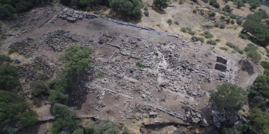 Antik kentin taşlarıyla cami ve 3 köprü yapılmış