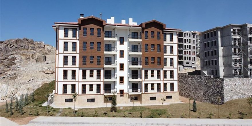 Malatya'da depremzedeler için yapılan konutların ilk etabında sona yaklaşıldı