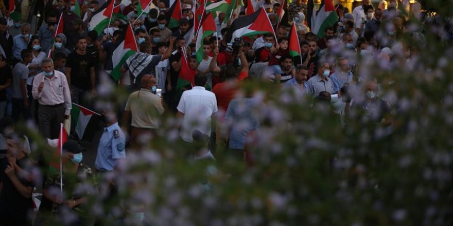 BAE ve Bahreyn halkları İsrail ile normalleşmeye karşı