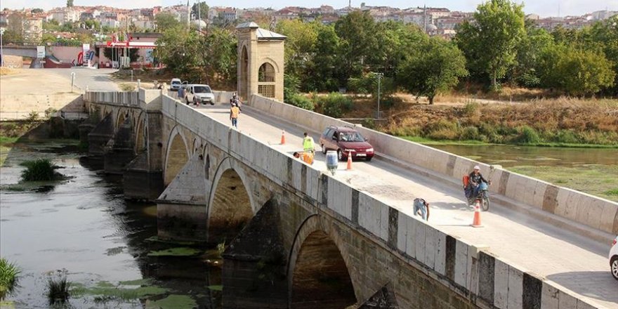 Tarihi Tunca Köprüsü onarılıyor