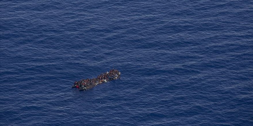 AB İçişleri Komiseri: Yunanistan, denizdeki sığınmacıları Türkiye'ye geri itiyor