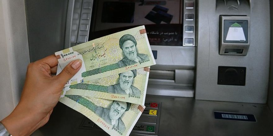 İran'da dolar ilk kez 30 bin tümeni aşarak yeni bir rekor kırdı