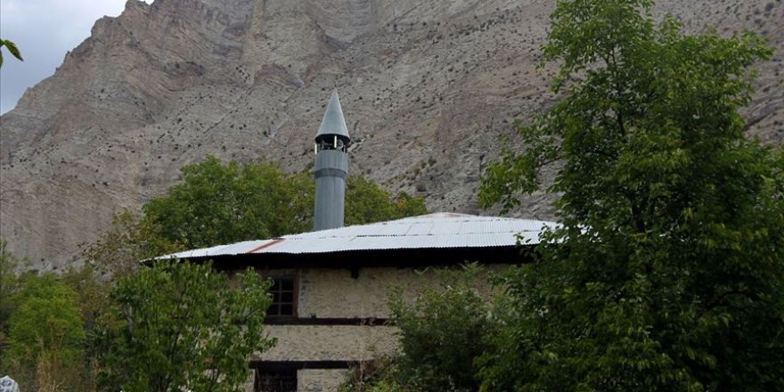 Kültür ve medeniyet şehrinin 'çivisiz cami'si asırlardır ihtişamını koruyor