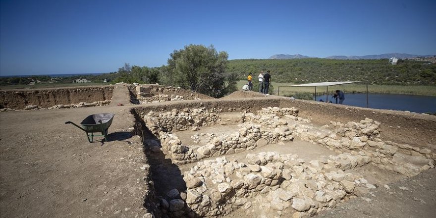 Patara'da 2 bin 400 yıllık mutfak bulundu